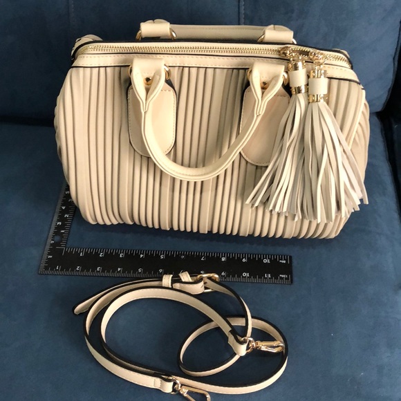 Pleated vegan Leather purse - Picture 6 of 8